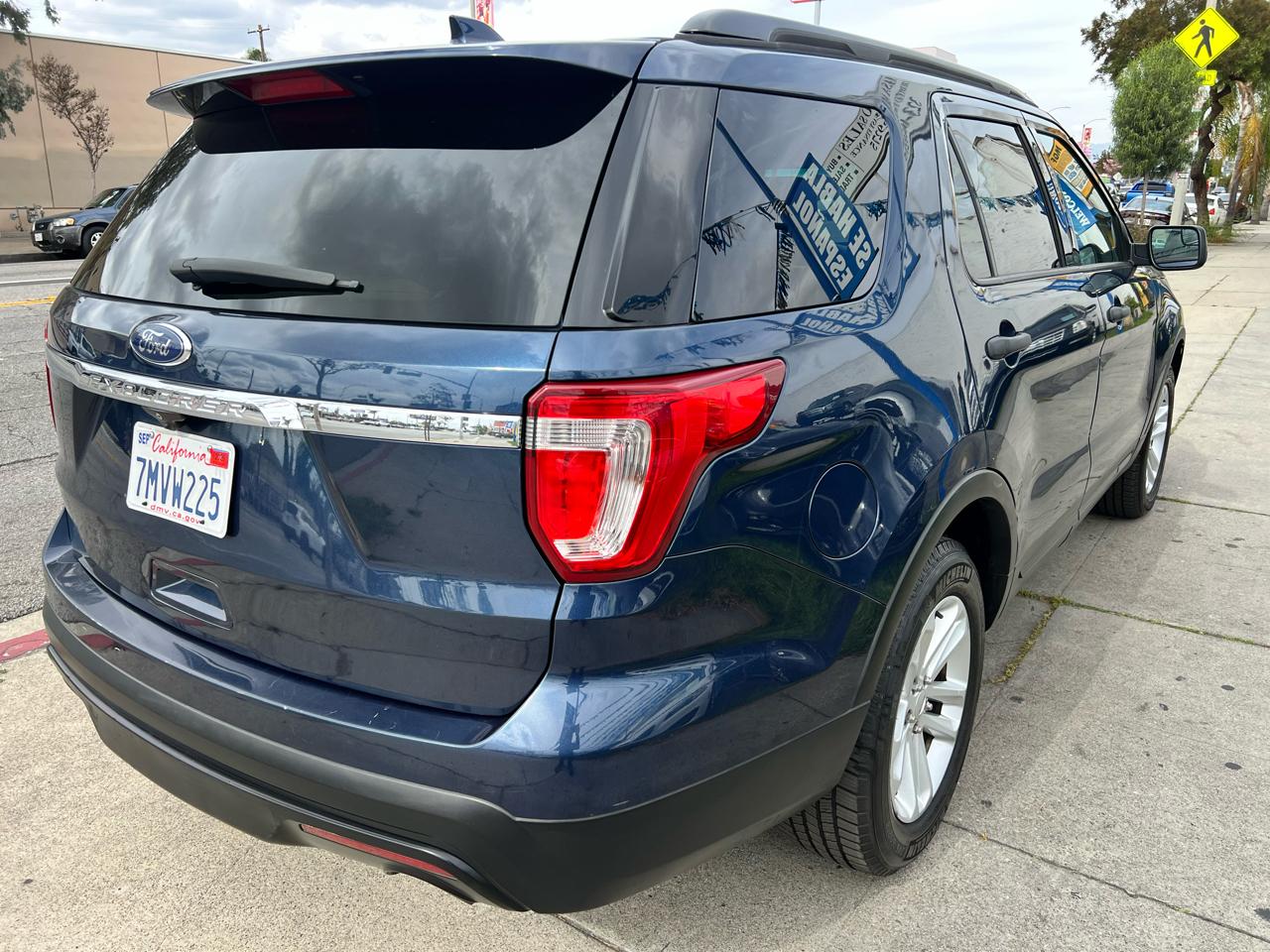 Ford Explorer Base FWD 2016