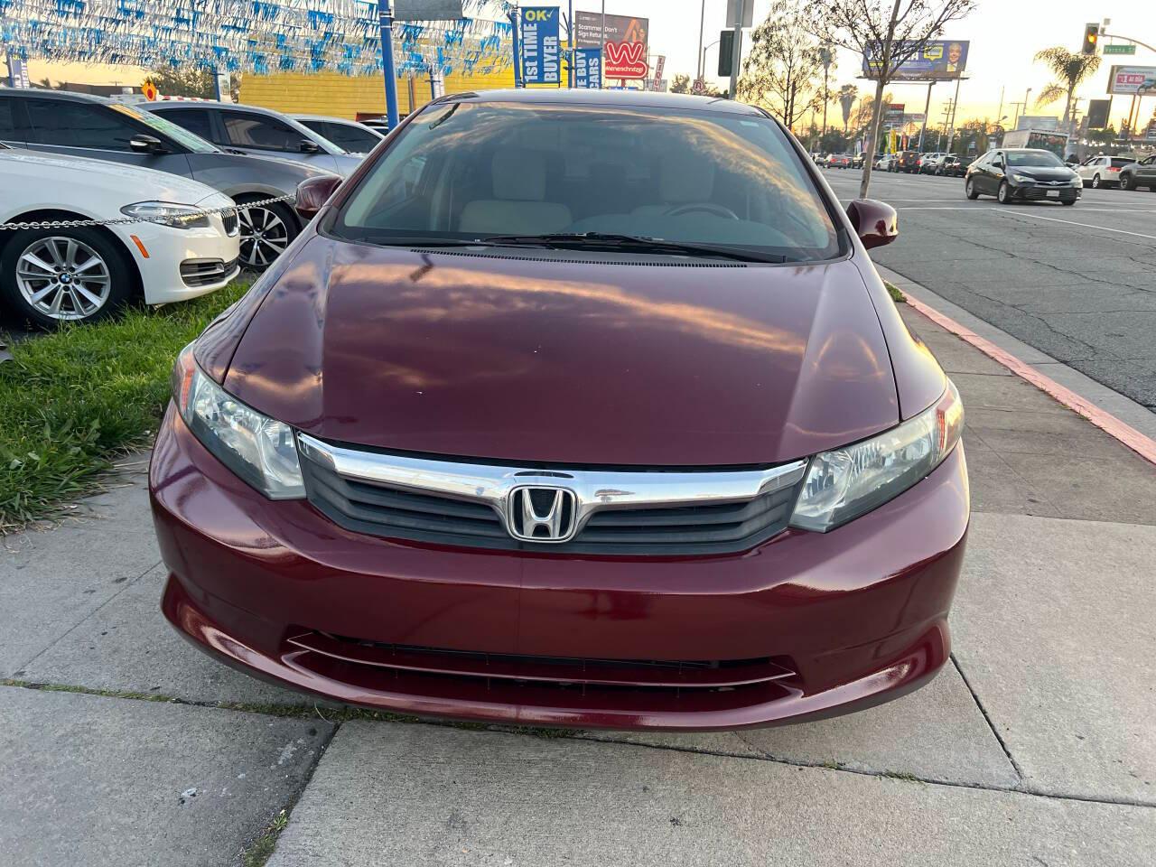 Honda Civic LX Sedan 5-Speed AT 2012