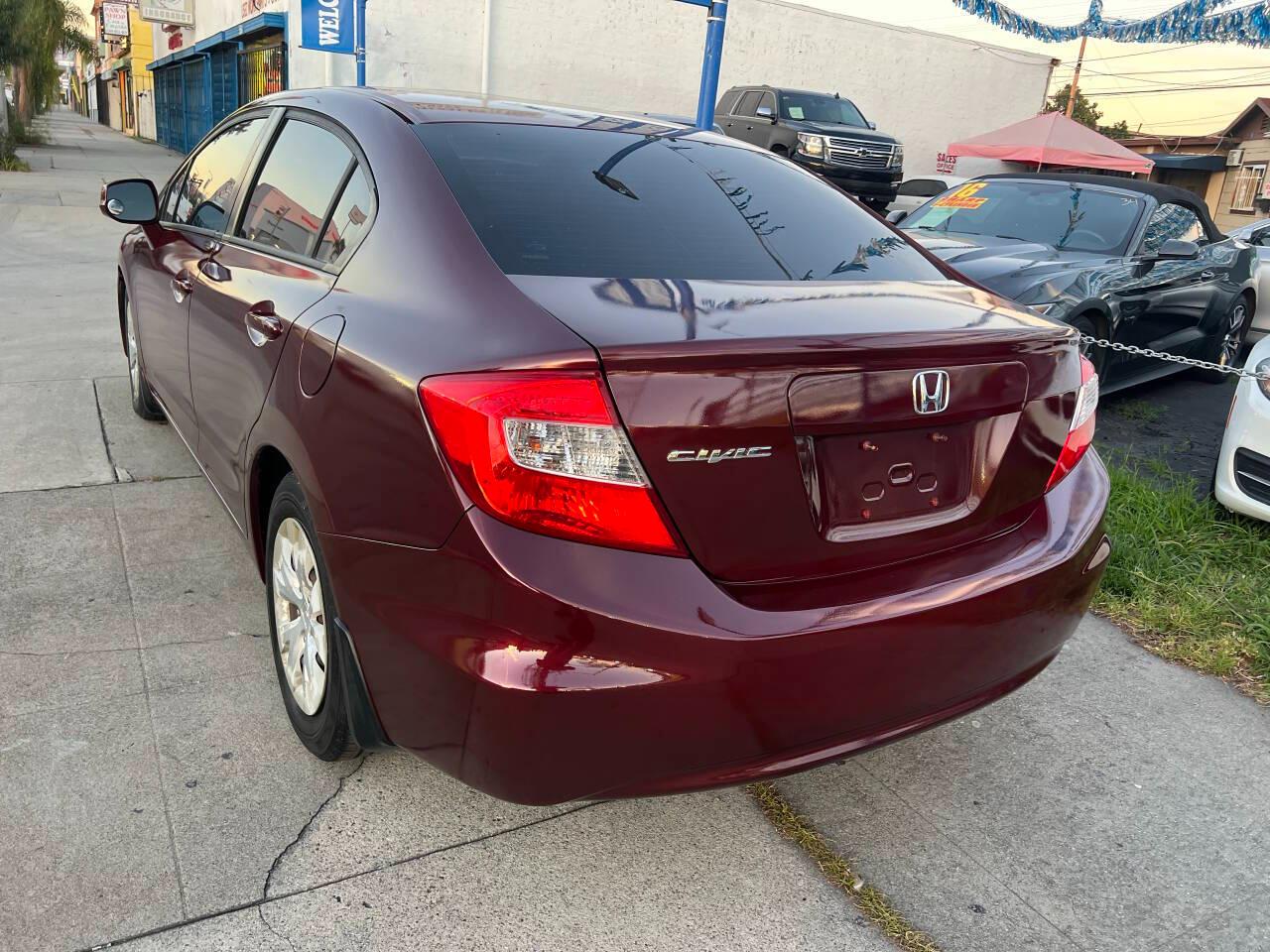 Honda Civic LX Sedan 5-Speed AT 2012