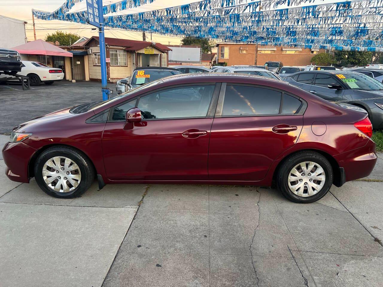 Honda Civic LX Sedan 5-Speed AT 2012