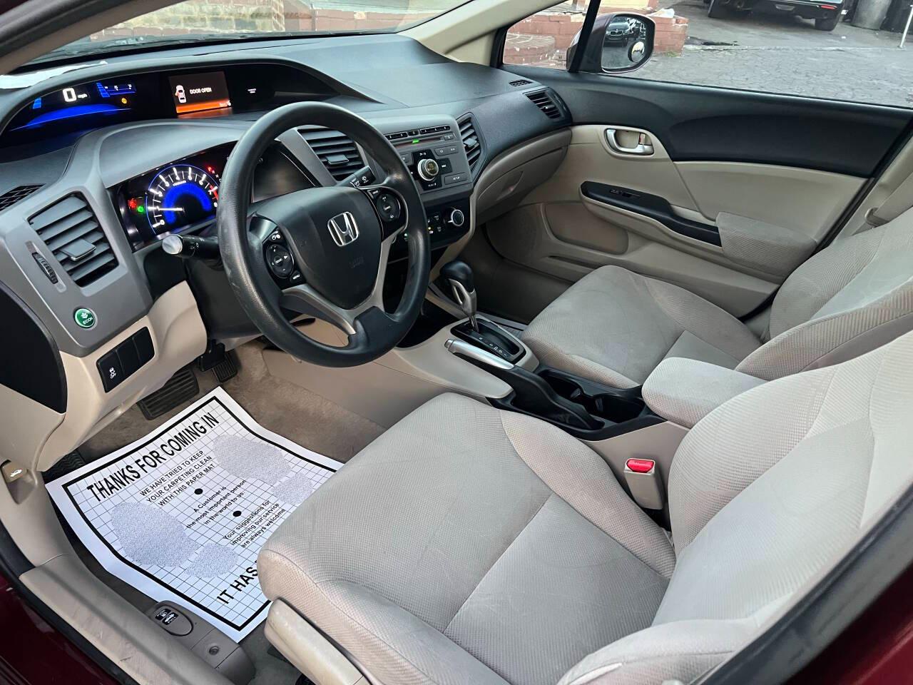 Honda Civic LX Sedan 5-Speed AT 2012