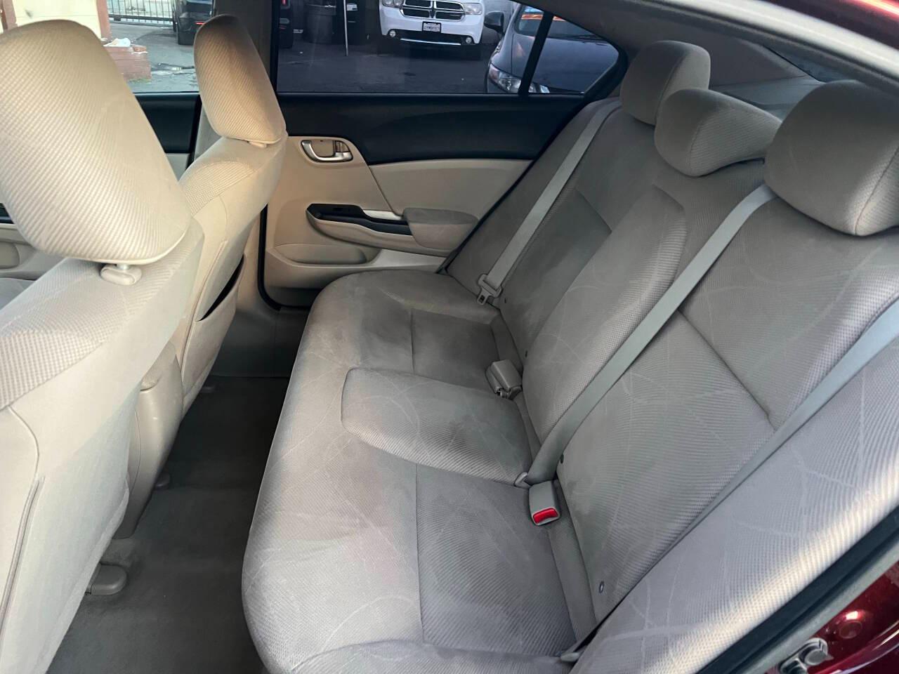 Honda Civic LX Sedan 5-Speed AT 2012