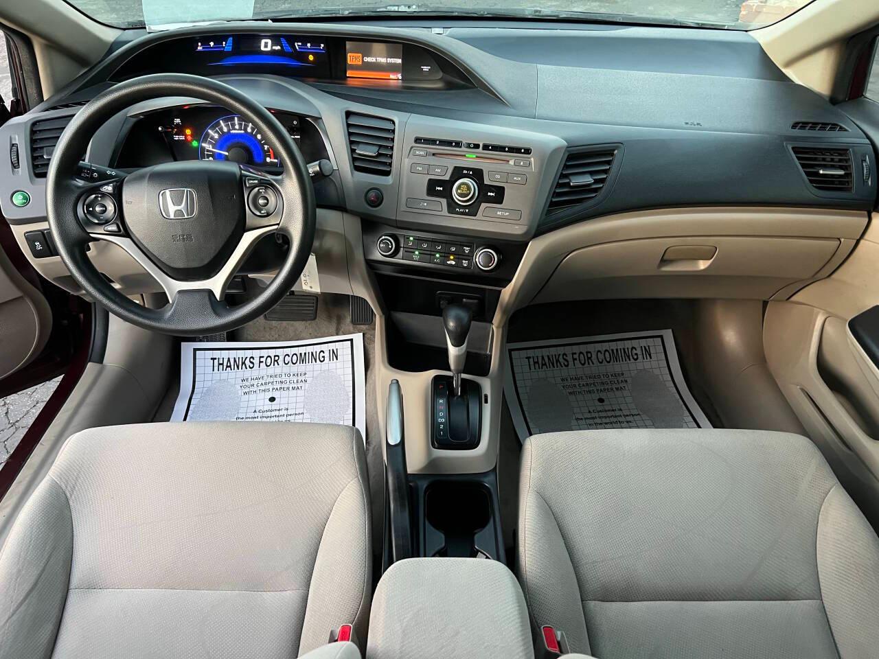 Honda Civic LX Sedan 5-Speed AT 2012