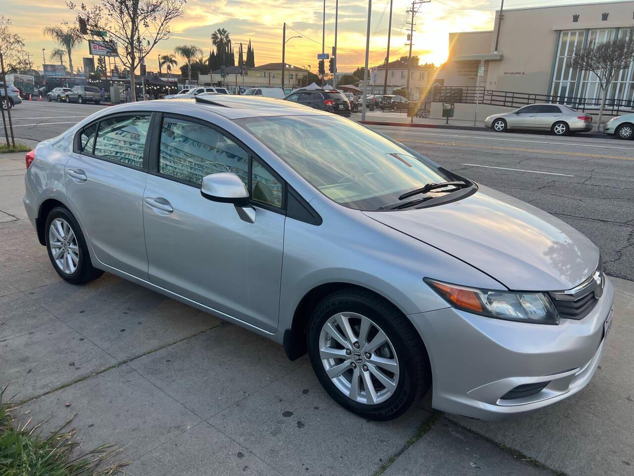 Honda Civic EX Sedan 5-Speed AT 2012