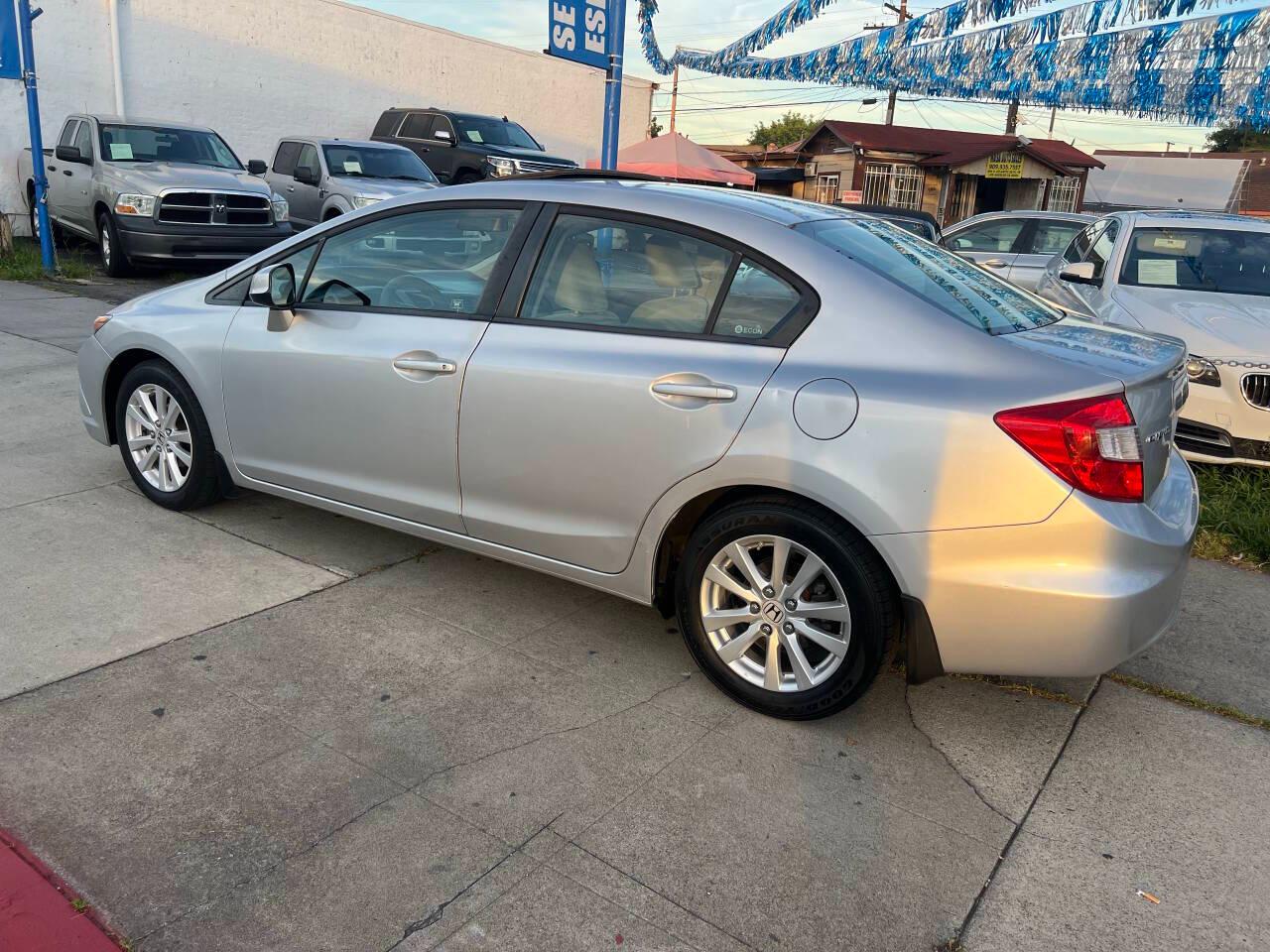 Honda Civic EX Sedan 5-Speed AT 2012