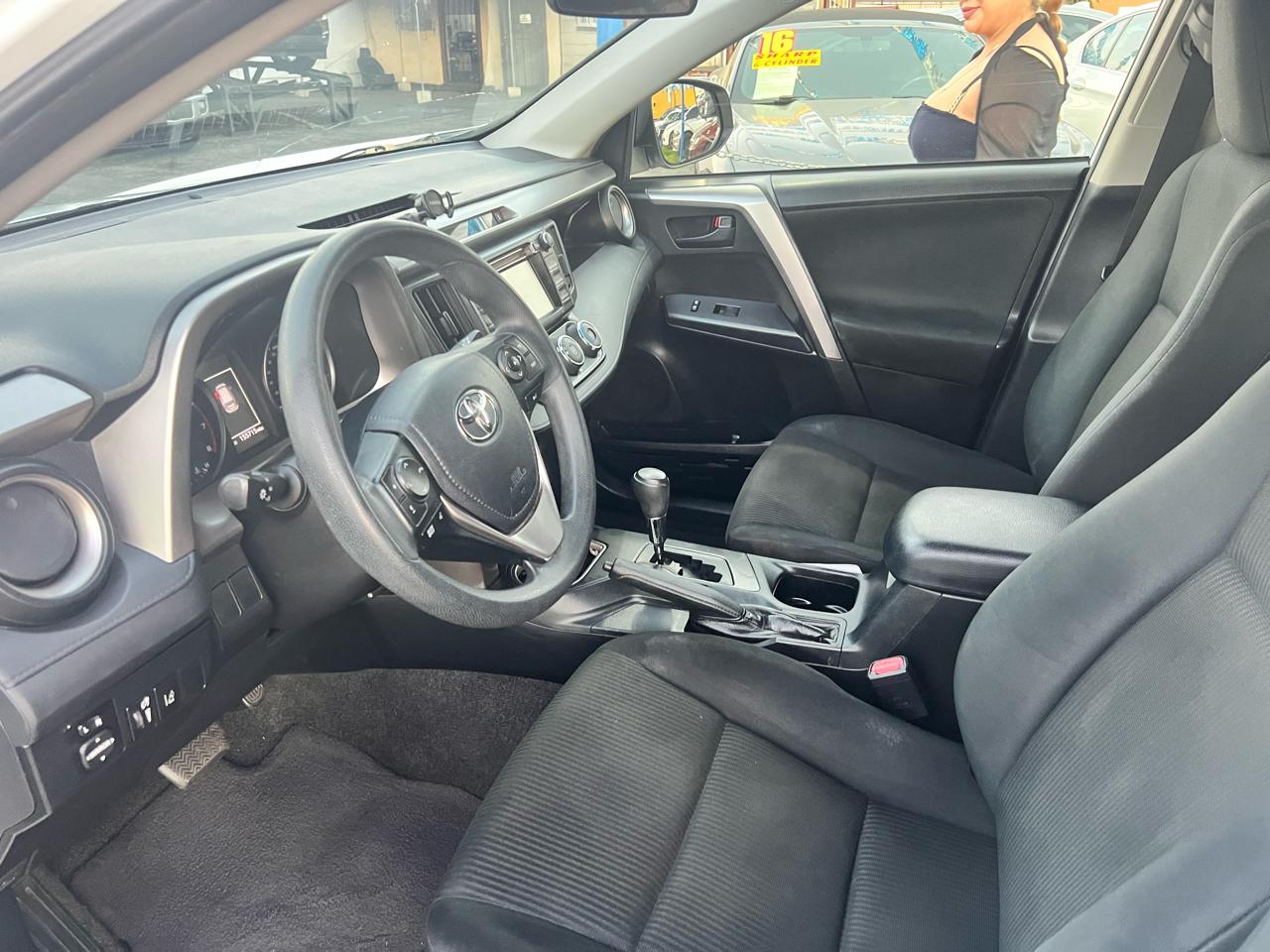 Toyota RAV4 LE FWD 2018