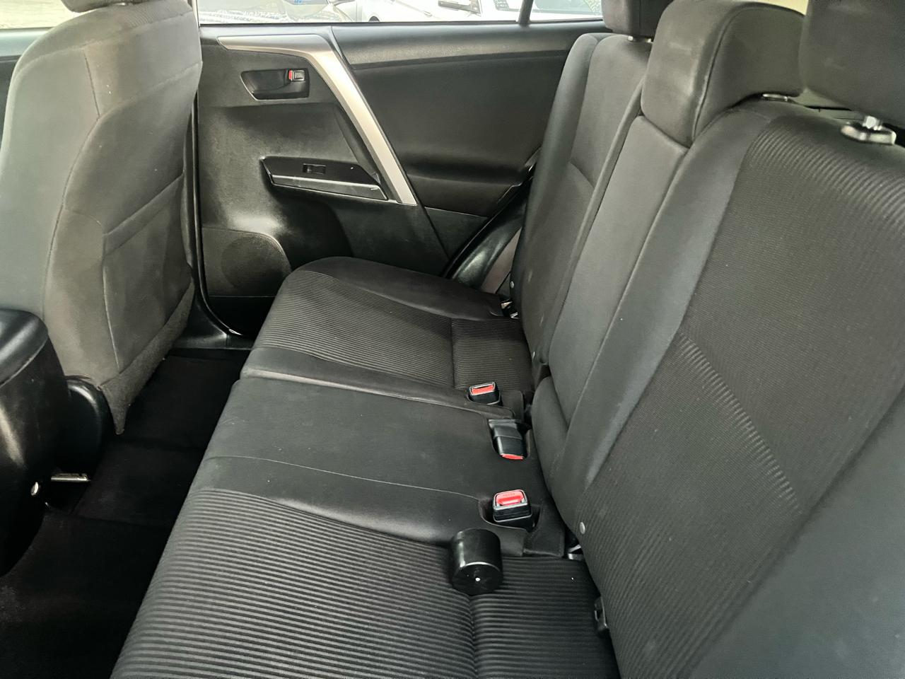 Toyota RAV4 LE FWD 2018