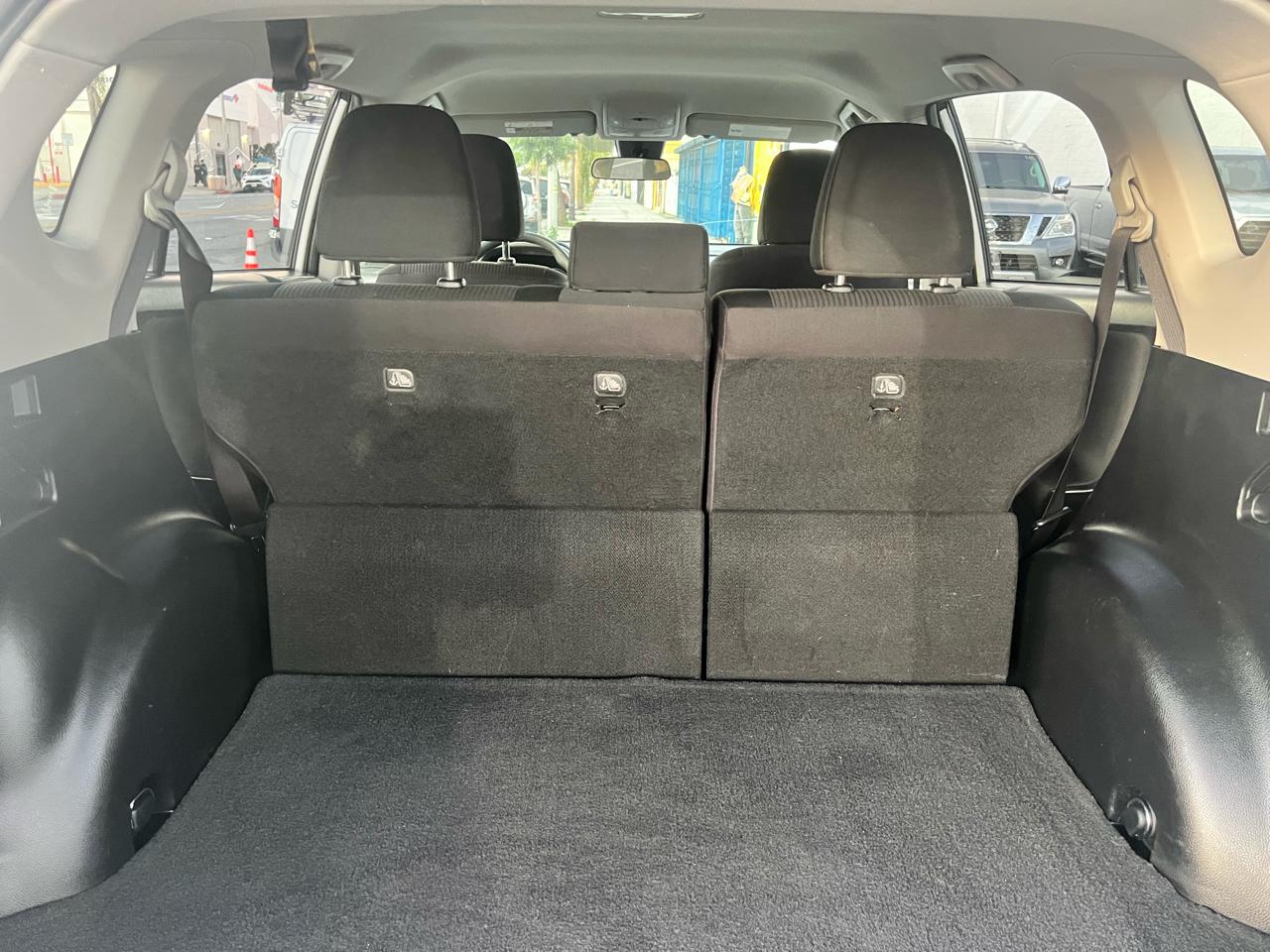 Toyota RAV4 LE FWD 2018