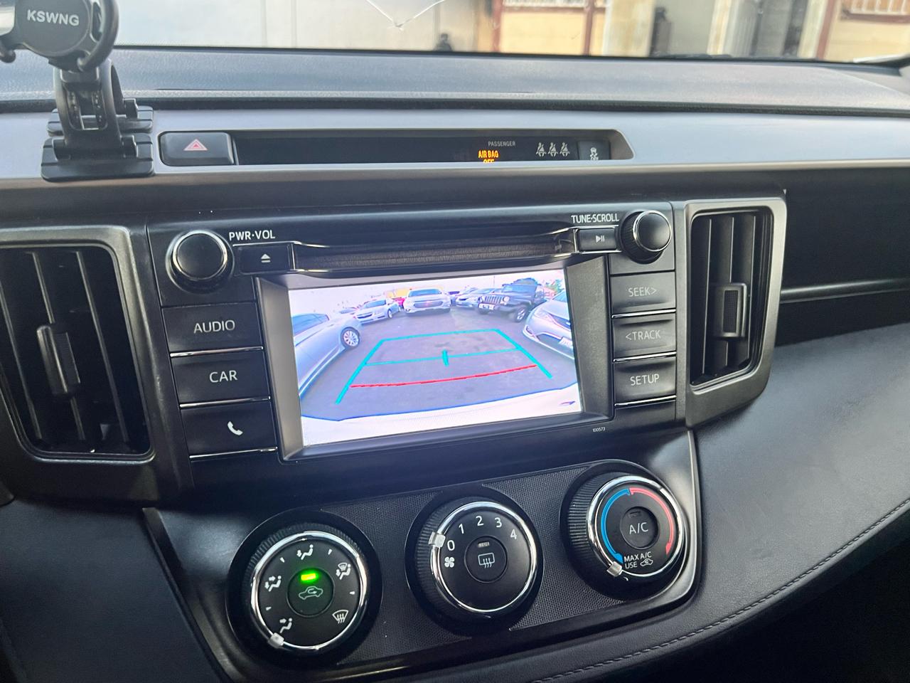 Toyota RAV4 LE FWD 2018