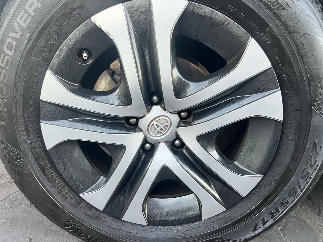 Toyota RAV4 LE FWD 2018