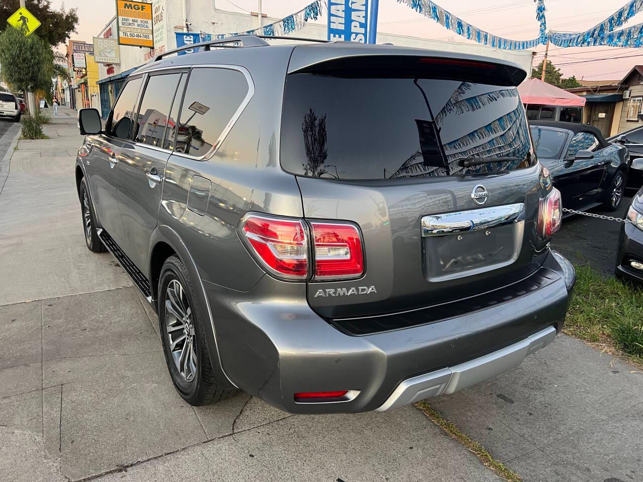 Nissan Armada Platinum AWD 2017