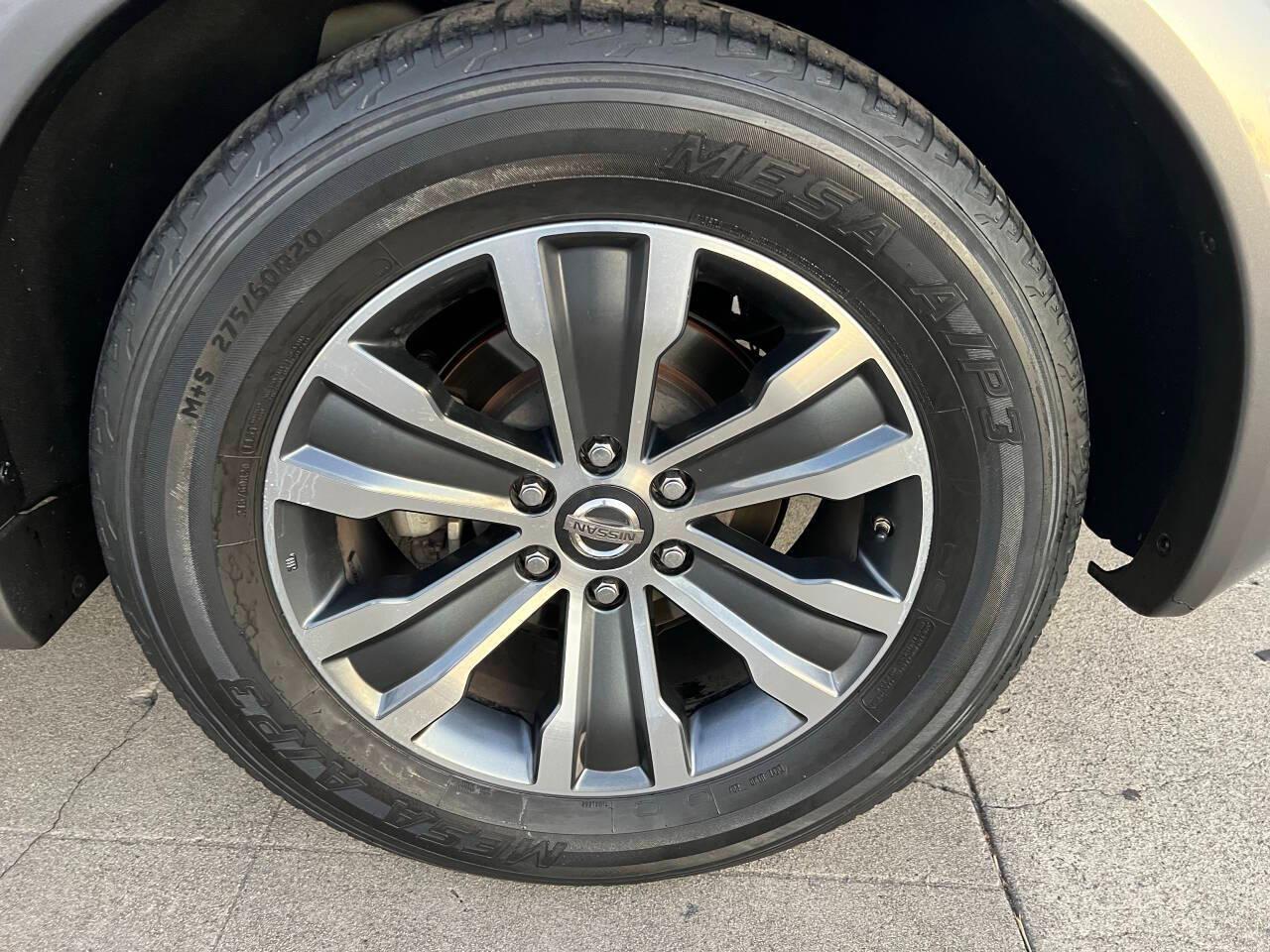 Nissan Armada Platinum AWD 2017