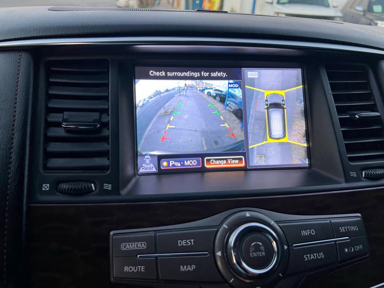 Nissan Armada Platinum AWD 2017