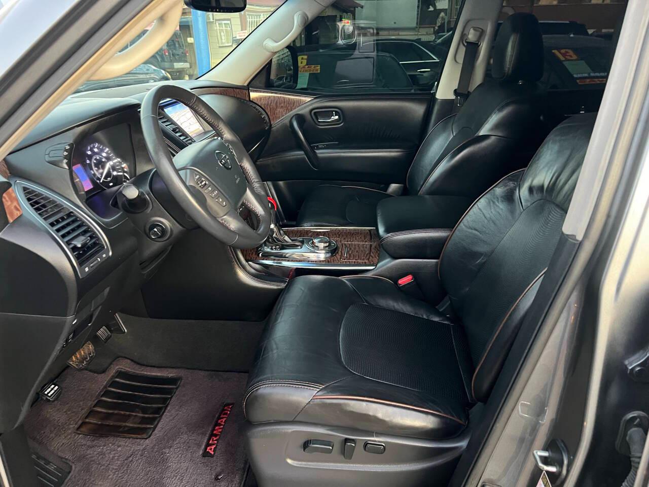 Nissan Armada Platinum AWD 2017