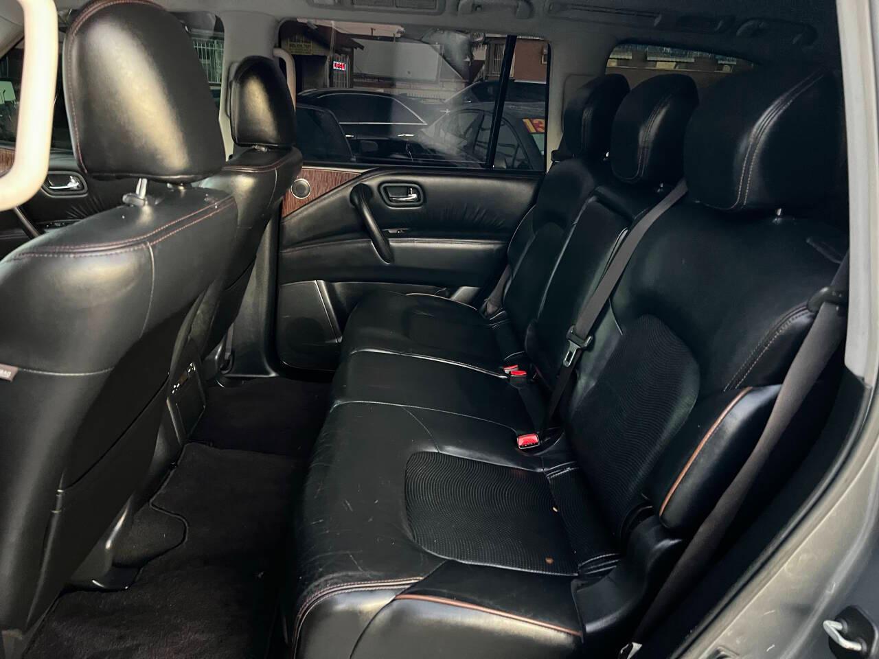 Nissan Armada Platinum AWD 2017