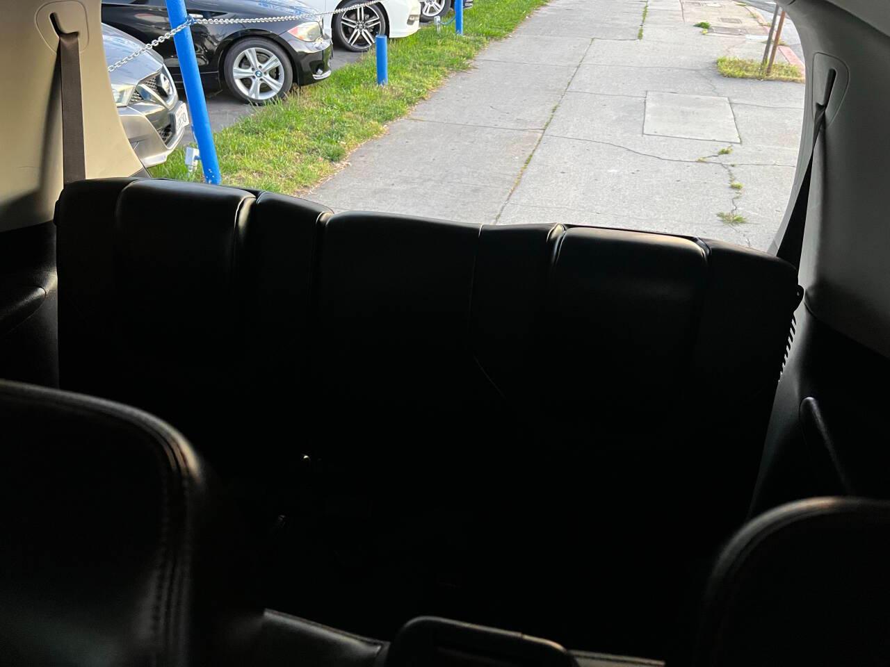 Nissan Armada Platinum AWD 2017