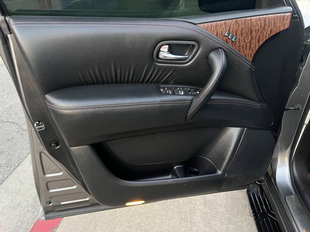 Nissan Armada Platinum AWD 2017