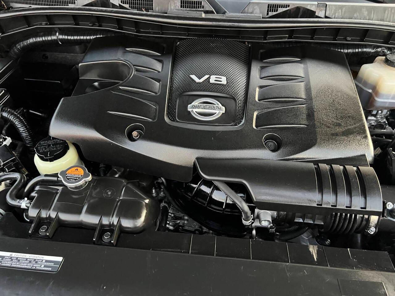 Nissan Armada Platinum AWD 2017