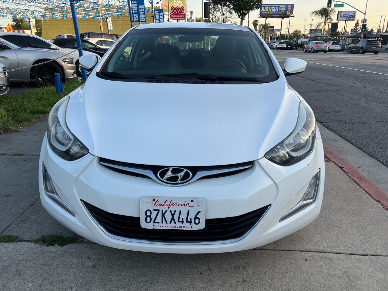 Hyundai Elantra SE 6AT 2016
