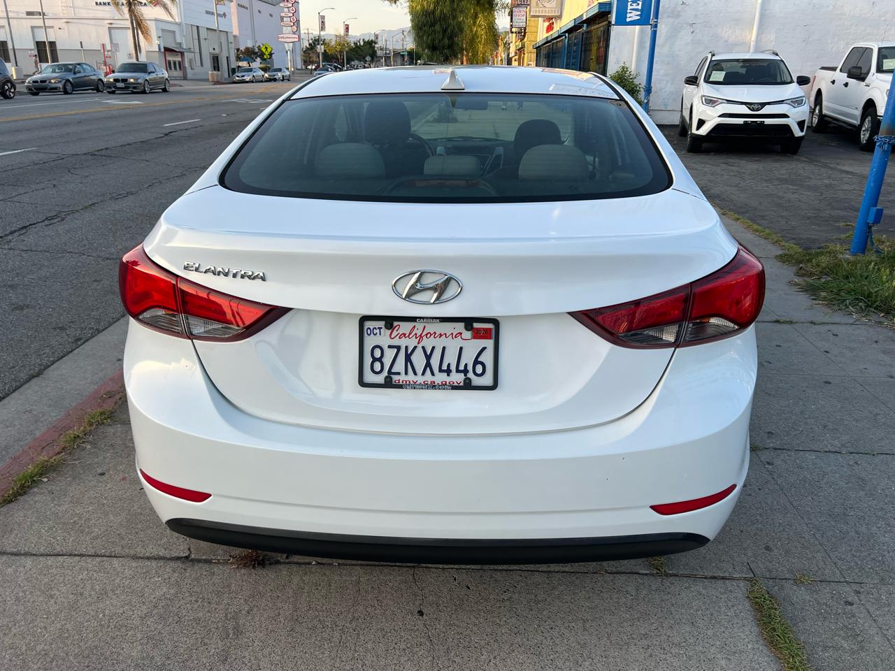 Hyundai Elantra SE 6AT 2016