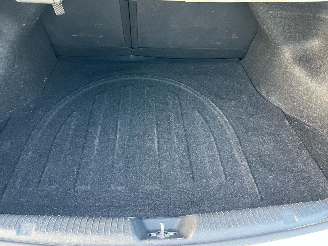 Hyundai Elantra SE 6AT 2016