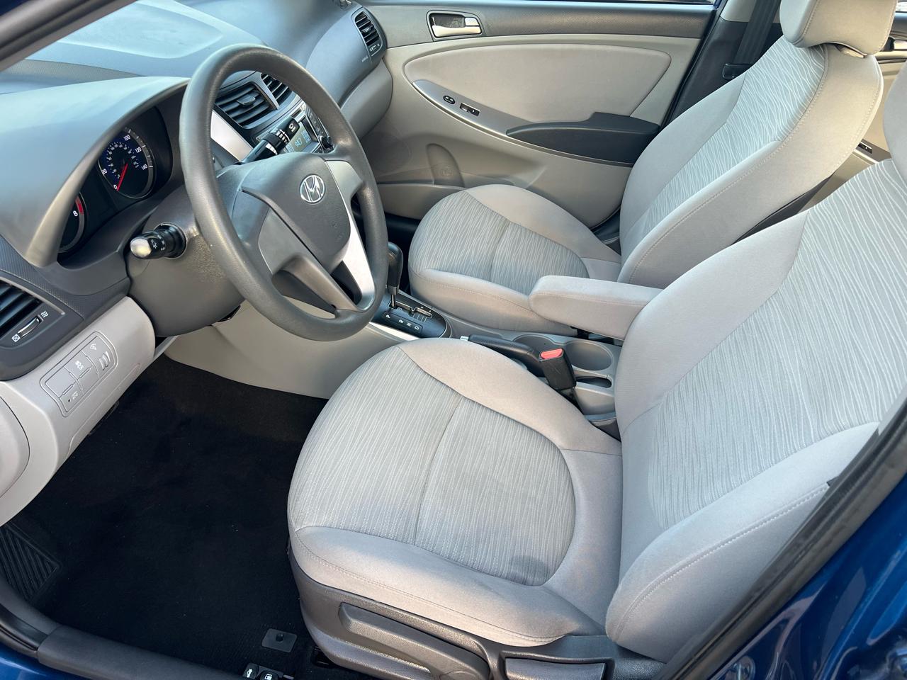 Hyundai Accent SE 4-Door 6A 2017