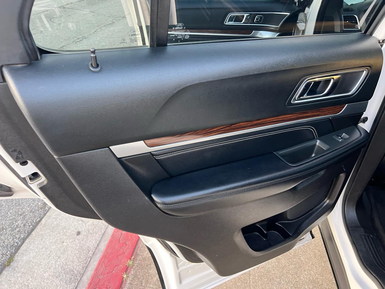 Ford Explorer Limited FWD 2017