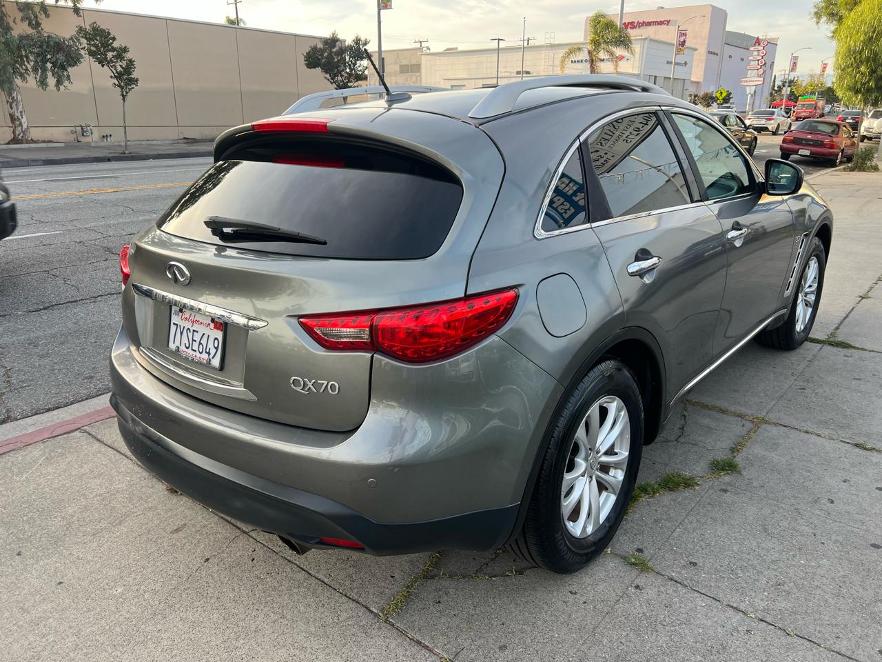 Infiniti QX70 Base AWD 2014