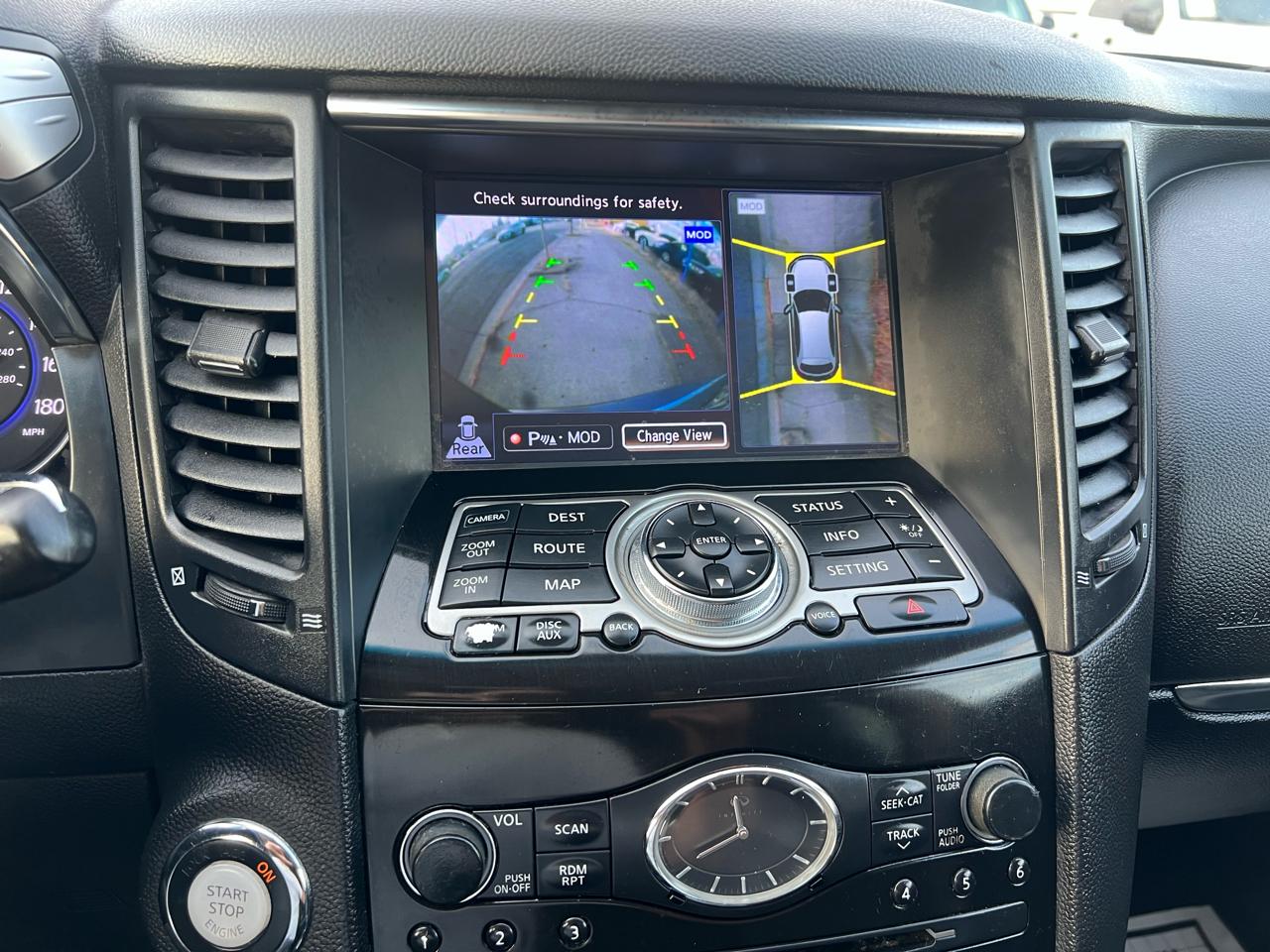 Infiniti QX70 Base AWD 2014