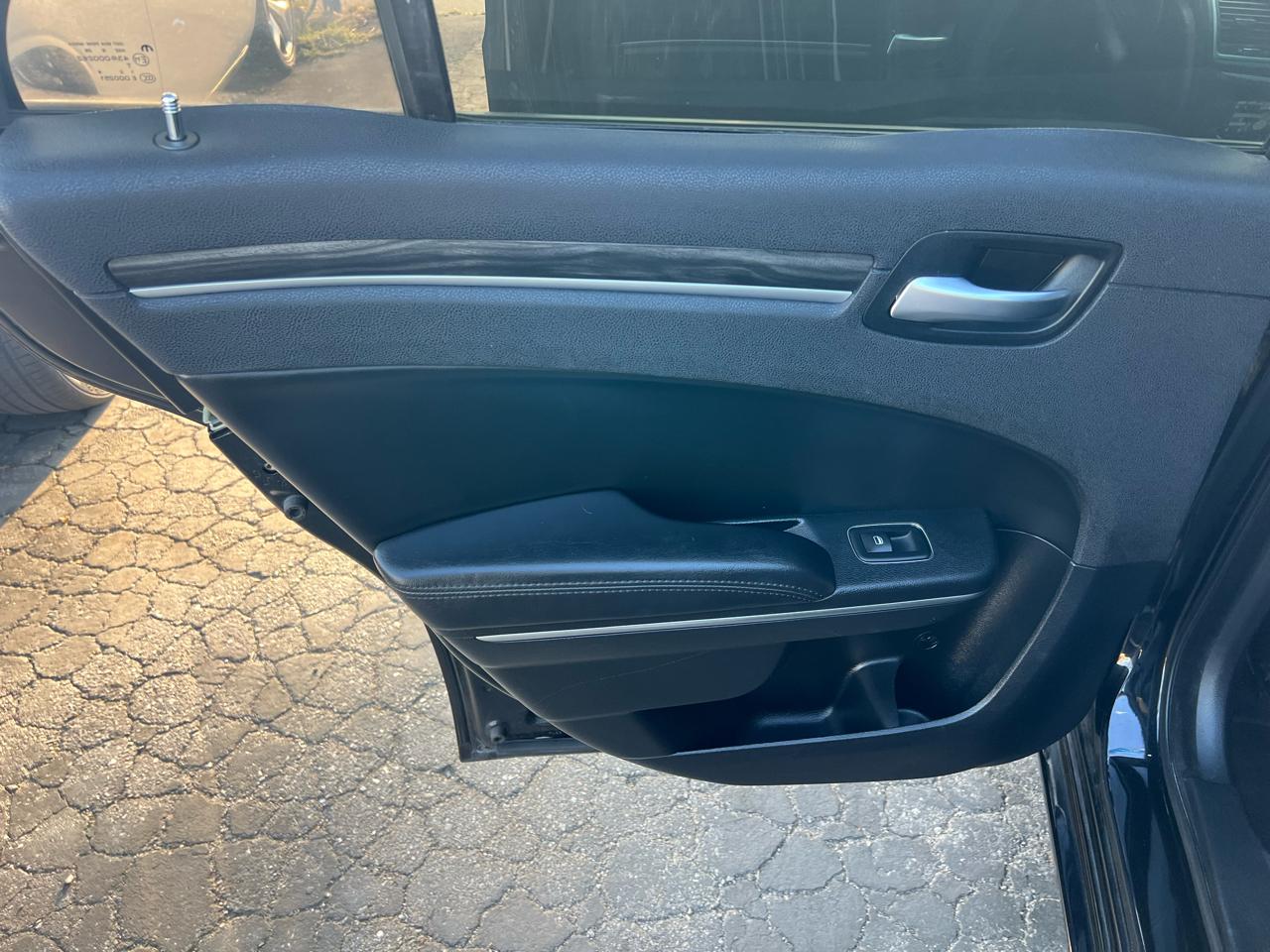 Chrysler 300 Limited RWD 2017