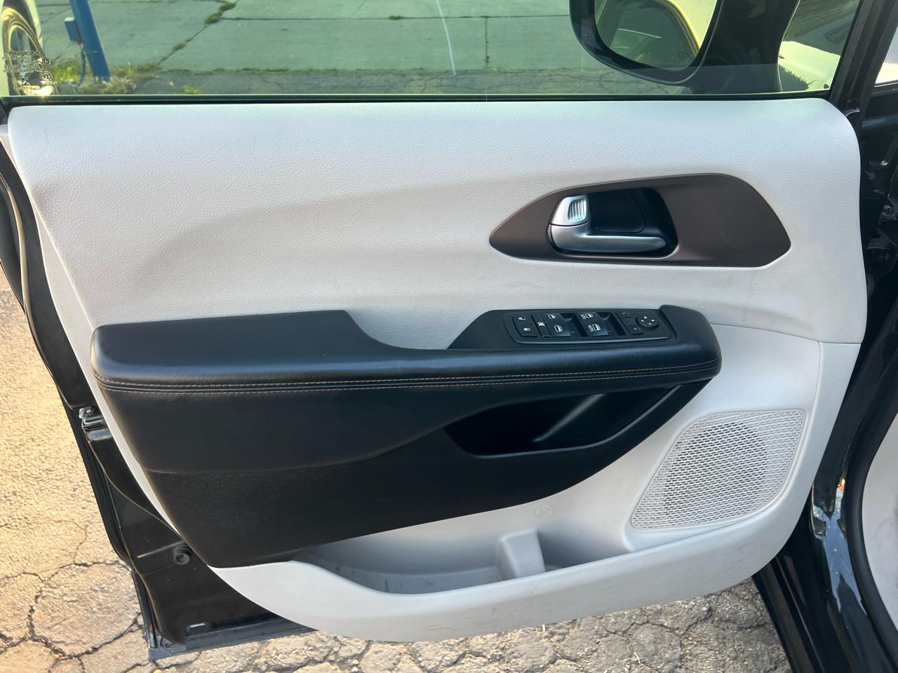 Chrysler Pacifica Touring-L 2017