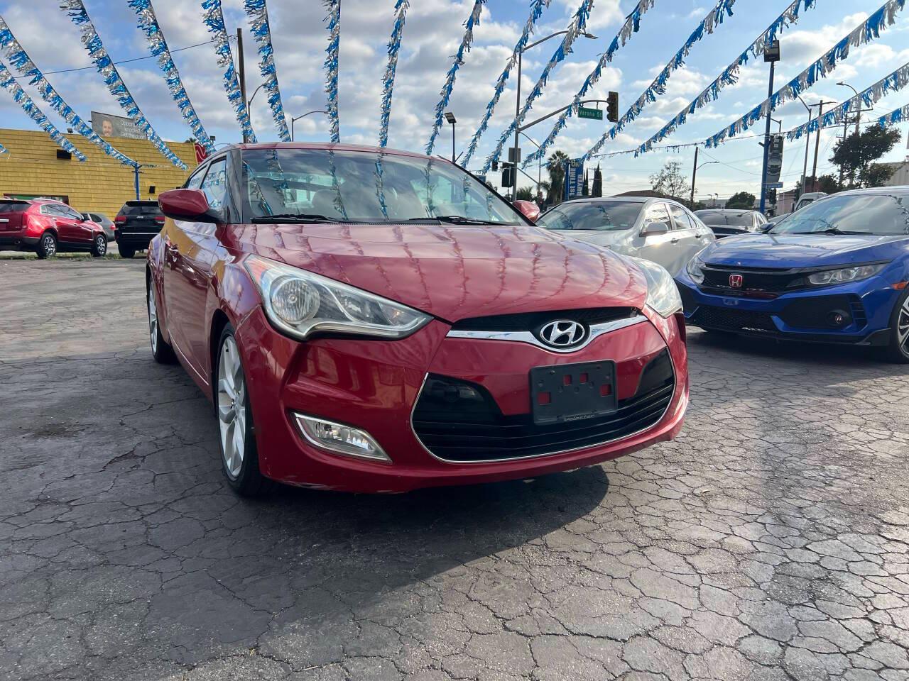 Hyundai Veloster Base 2013