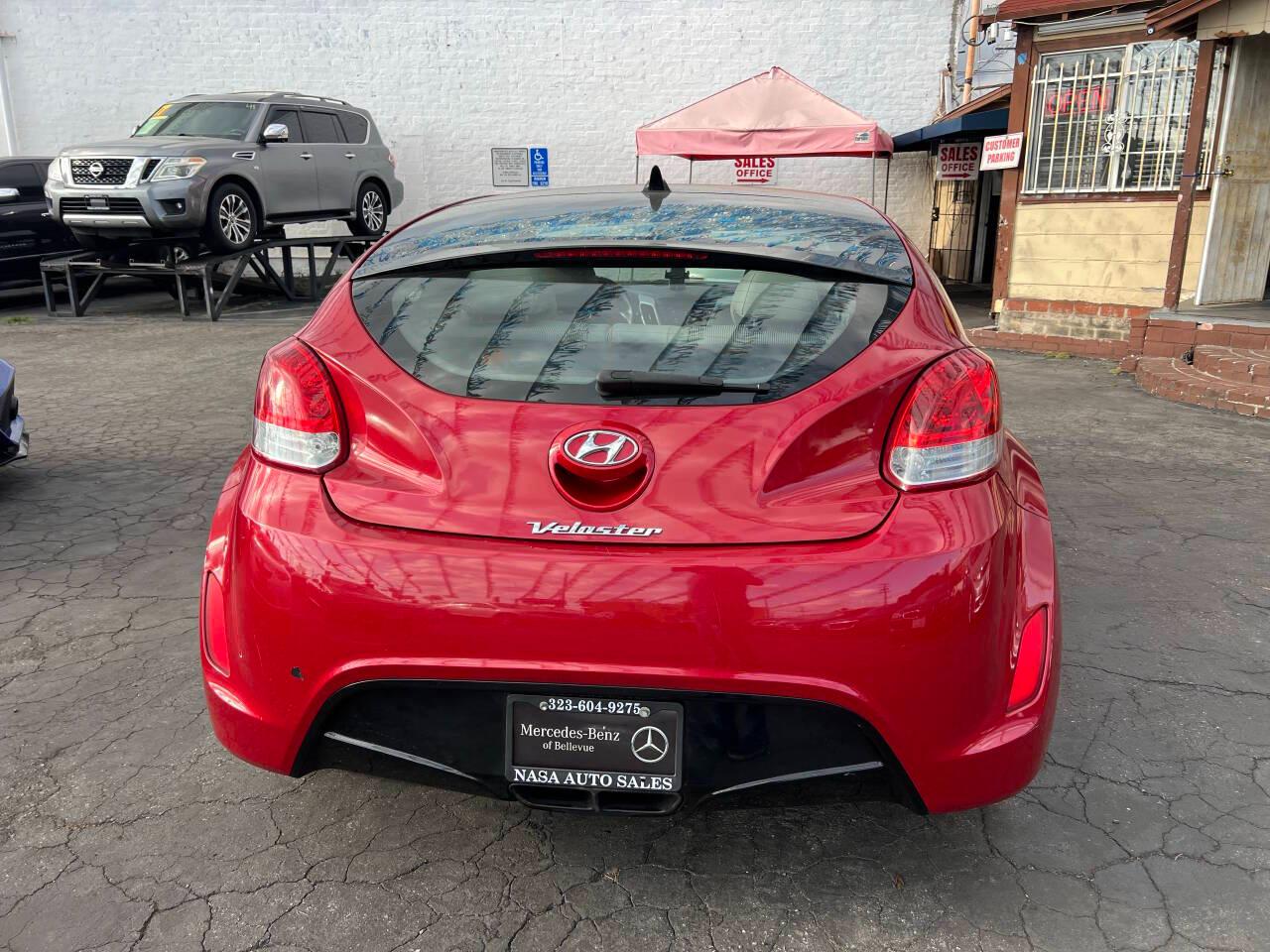 Hyundai Veloster Base 2013