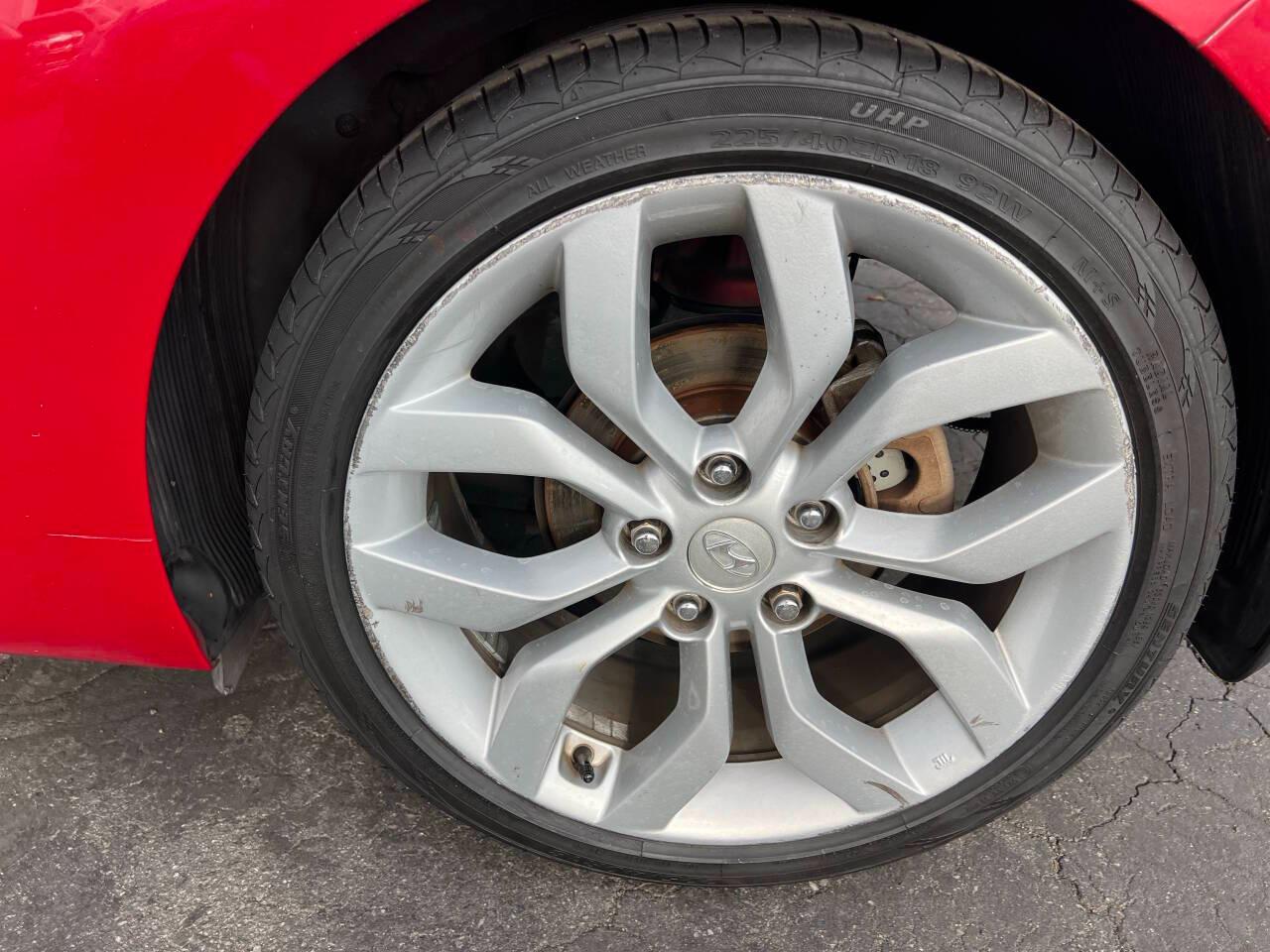 Hyundai Veloster Base 2013
