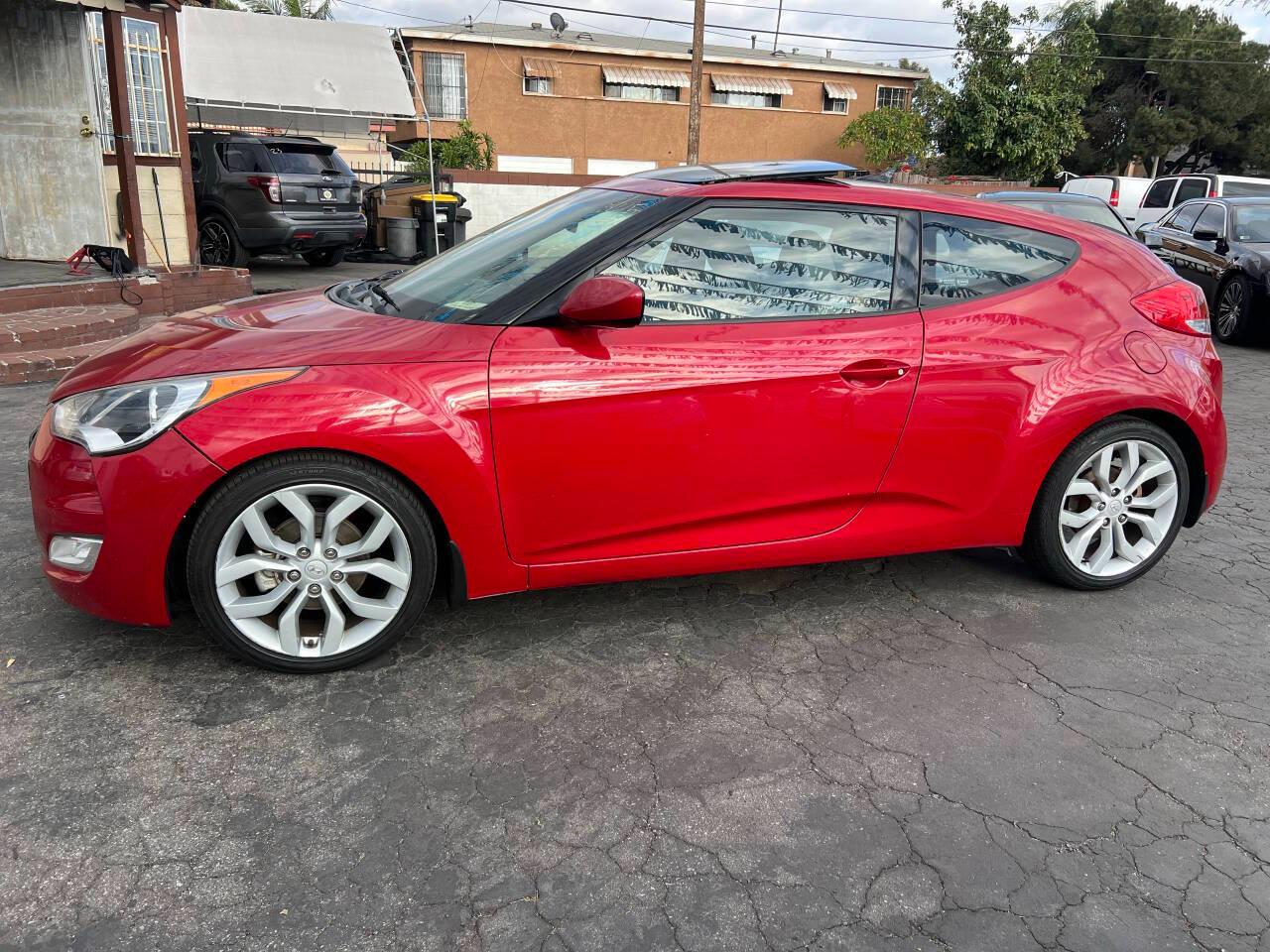 Hyundai Veloster Base 2013