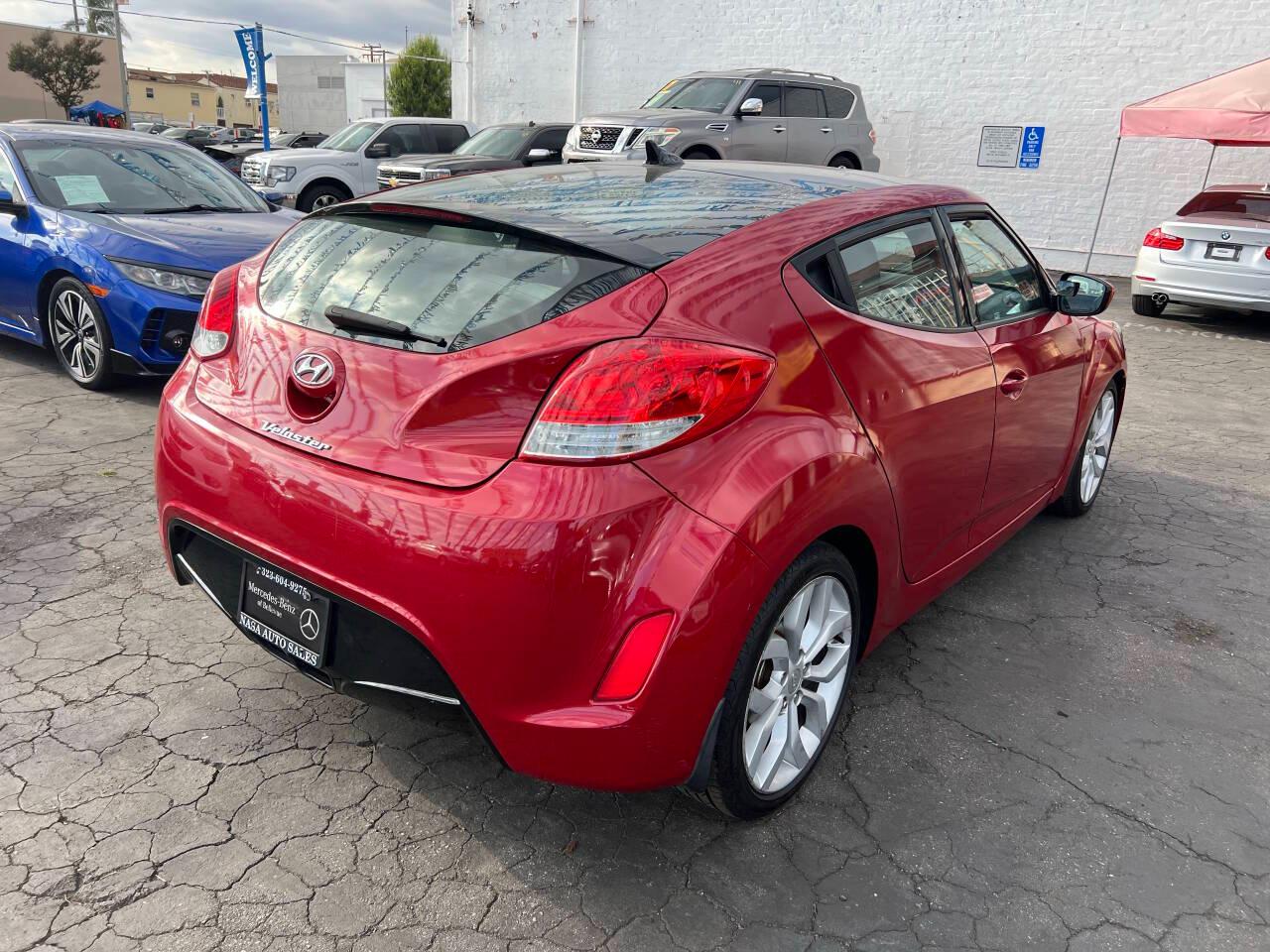Hyundai Veloster Base 2013