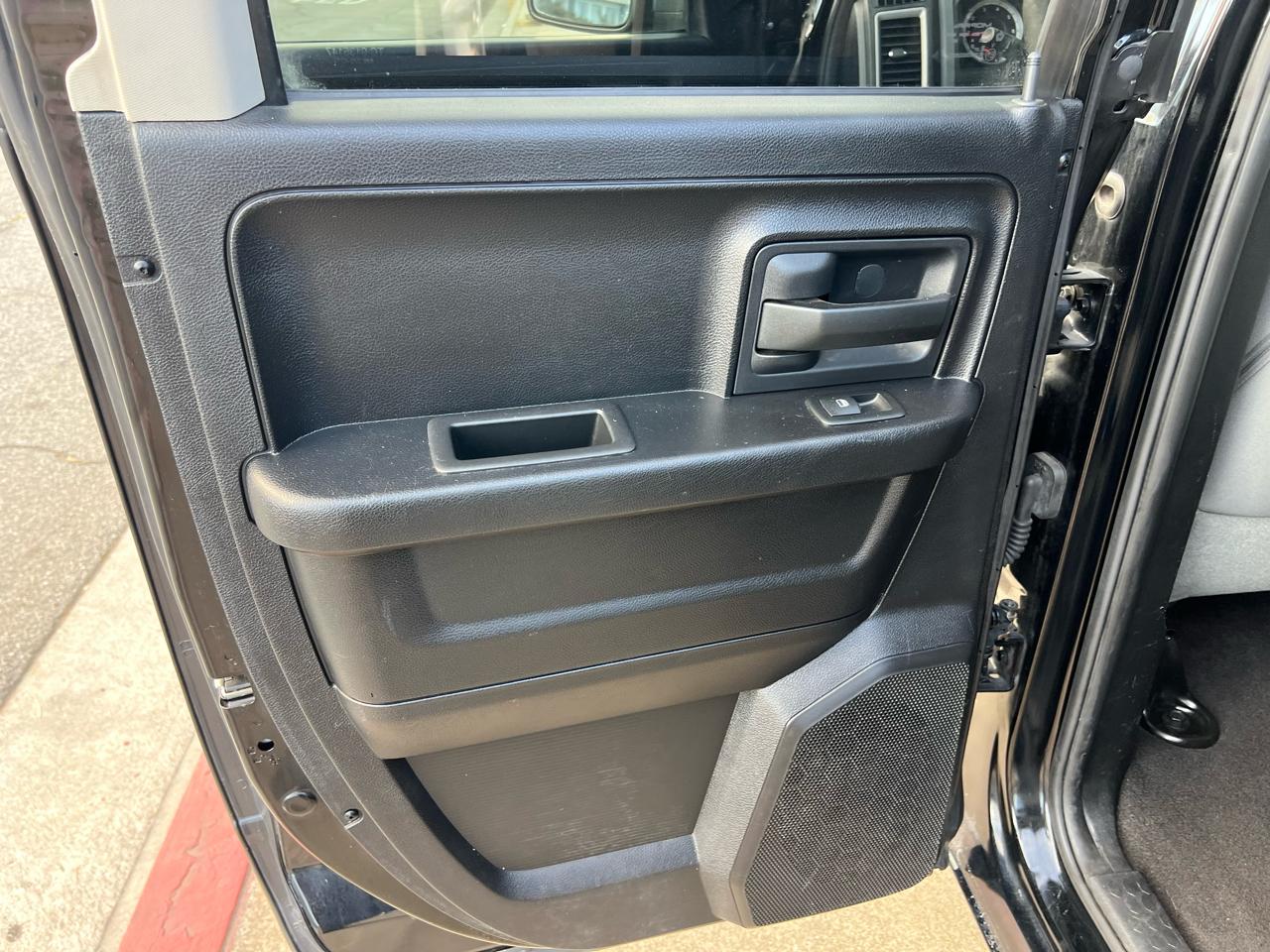 RAM 1500 2WD Crew Cab 140.5" Tradesman 2014