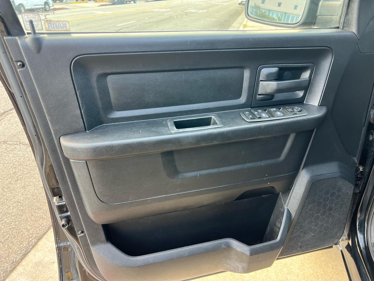 RAM 1500 2WD Crew Cab 140.5" Tradesman 2014