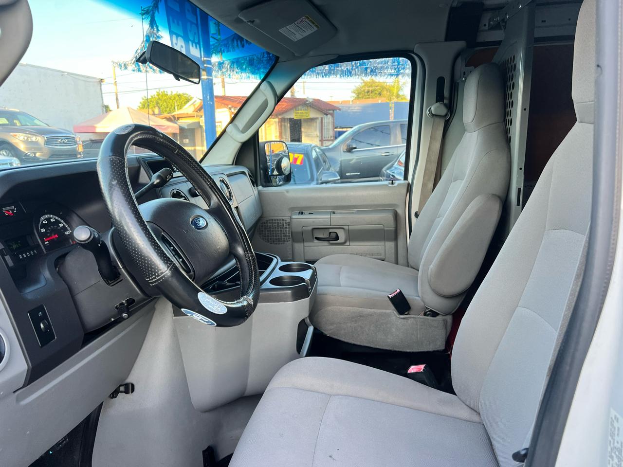 Ford Econoline E-250 2013