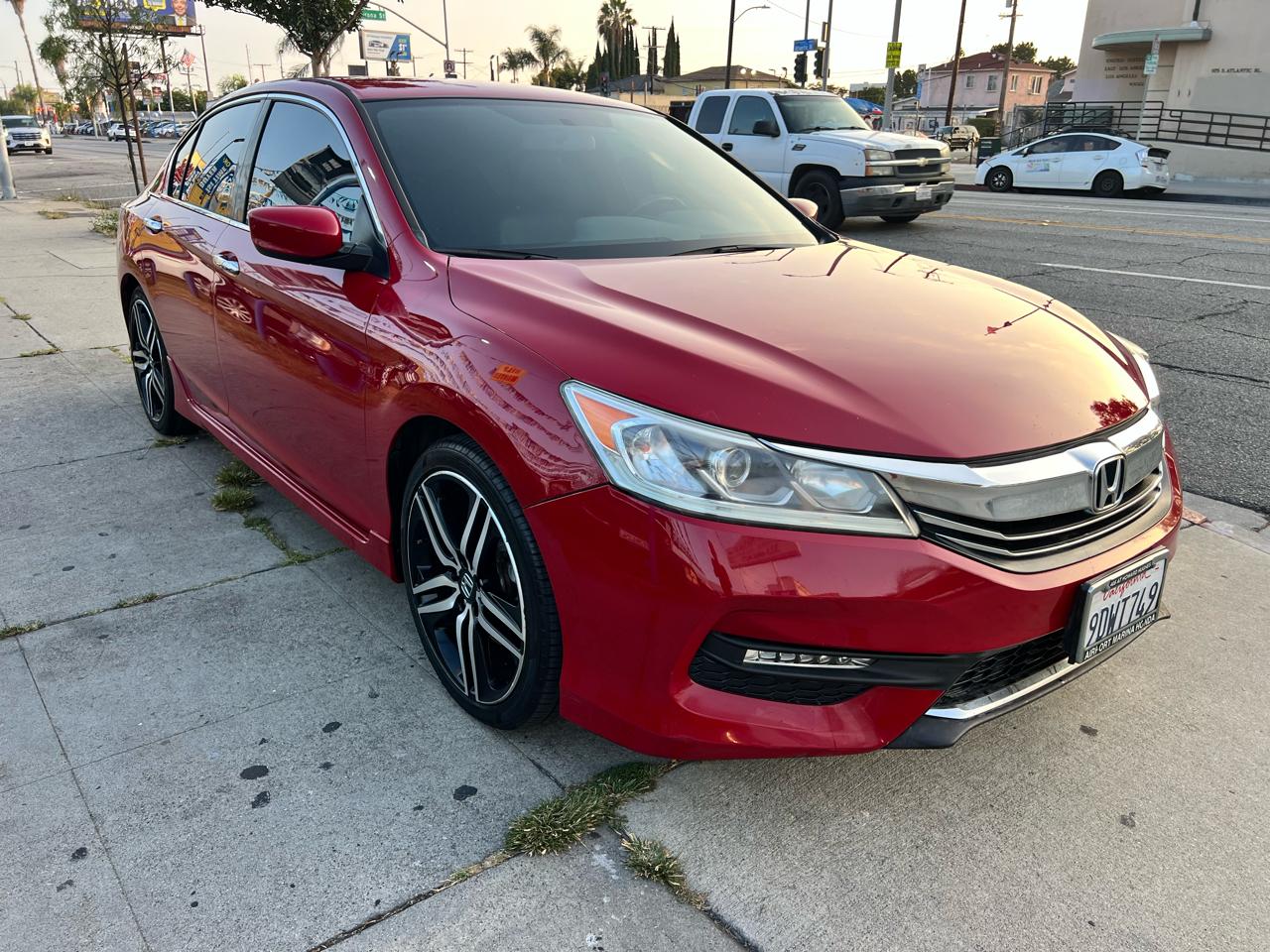 Honda Accord 4dr Sedan 5-Spd EX w/Leather 2017