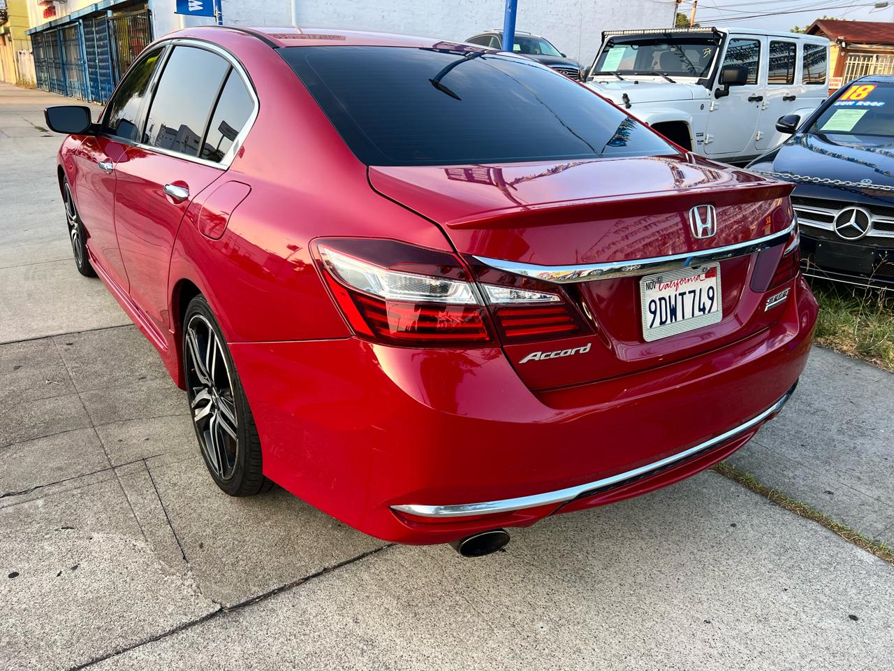 Honda Accord 4dr Sedan 5-Spd EX w/Leather 2017