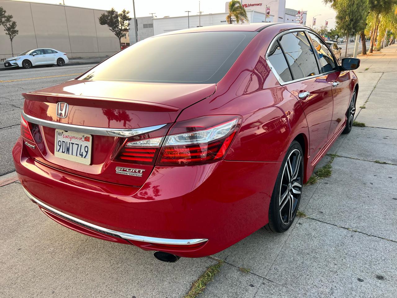 Honda Accord 4dr Sedan 5-Spd EX w/Leather 2017