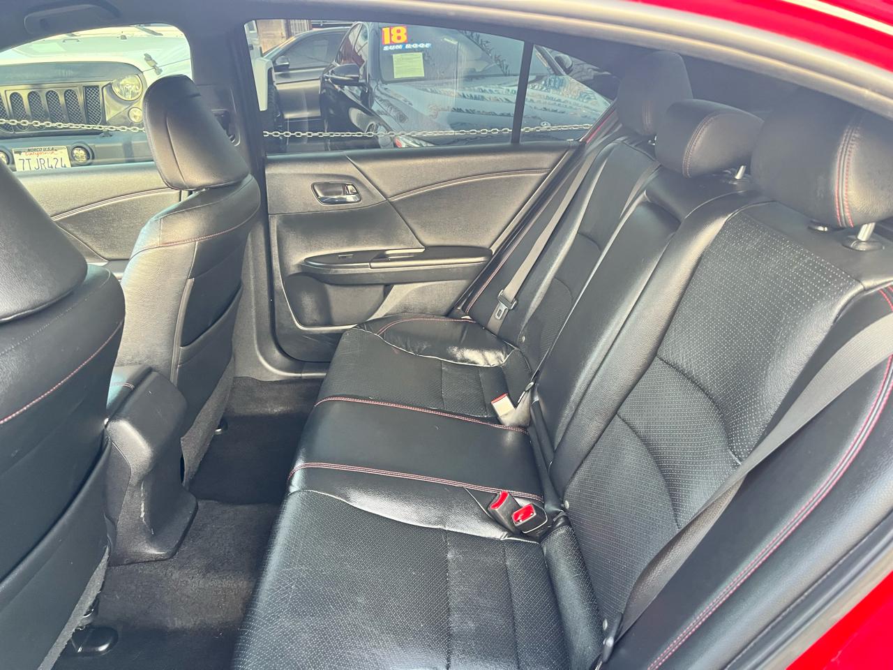 Honda Accord 4dr Sedan 5-Spd EX w/Leather 2017