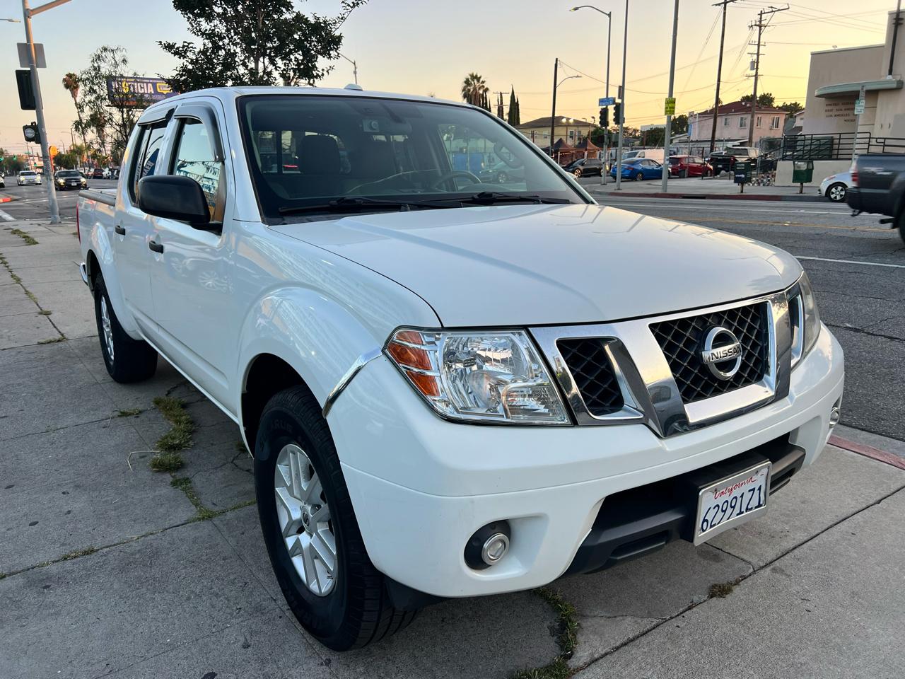 Nissan Frontier S Crew Cab 5AT 2WD 2016