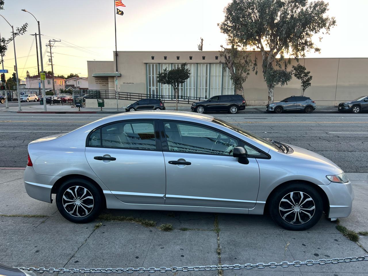 Honda Civic DX-VP Sedan 5-Speed AT 2011