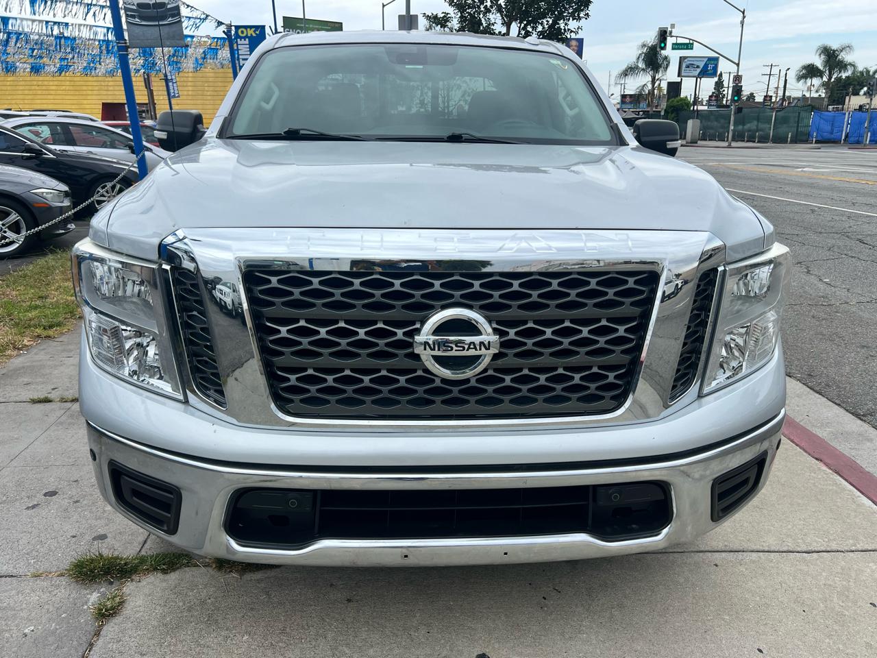 Nissan Titan Platinum Reserve Crew Cab 2WD 2018