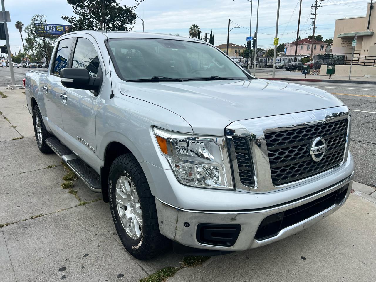 Nissan Titan Platinum Reserve Crew Cab 2WD 2018