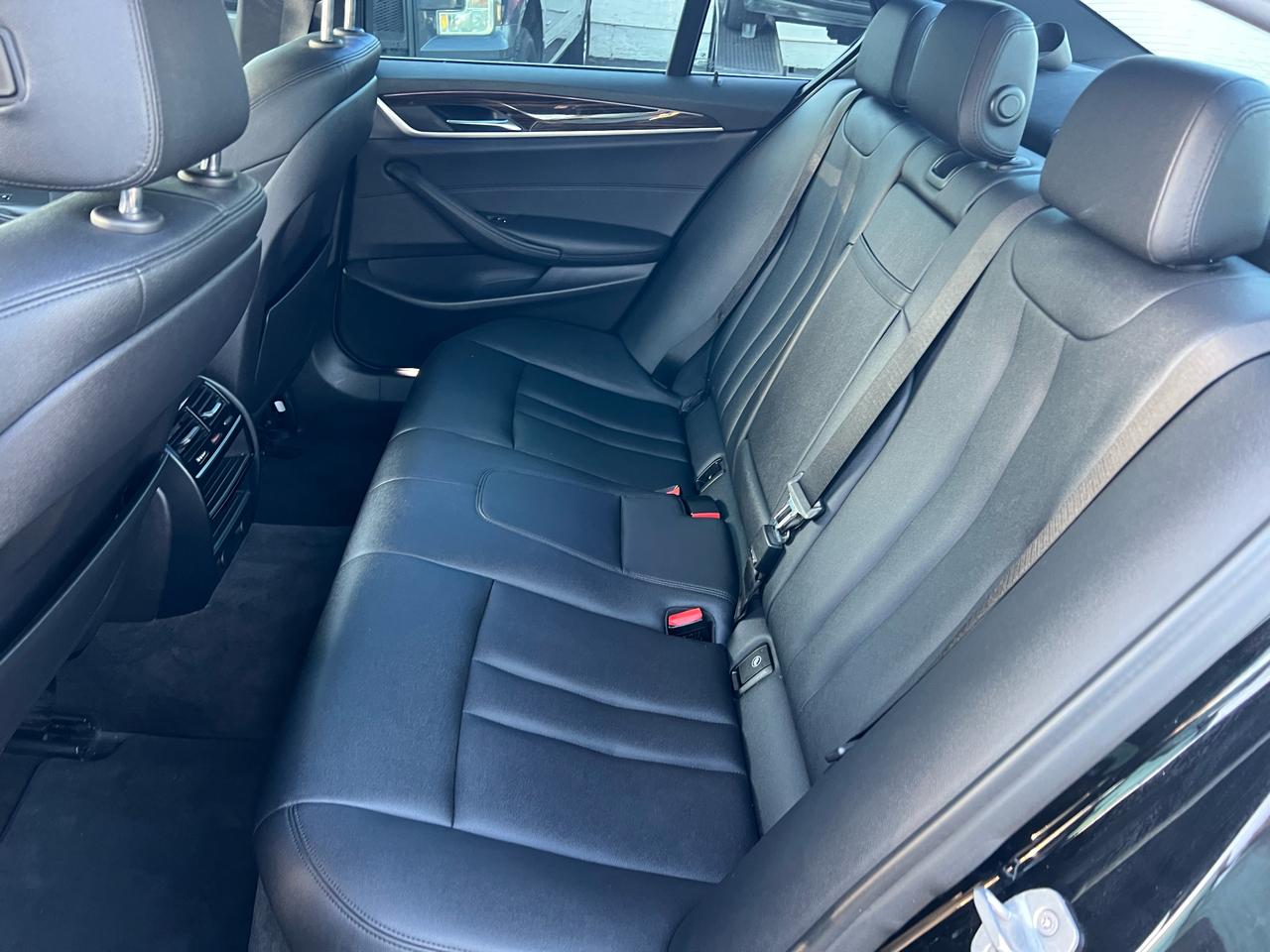BMW 5-Series 530i 2018