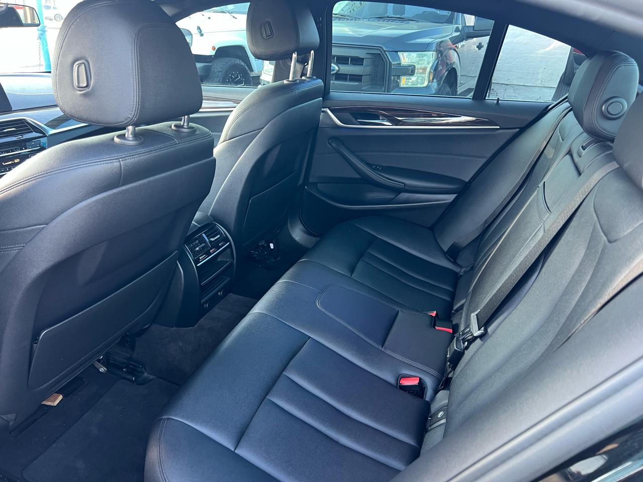 BMW 5-Series 530i 2018
