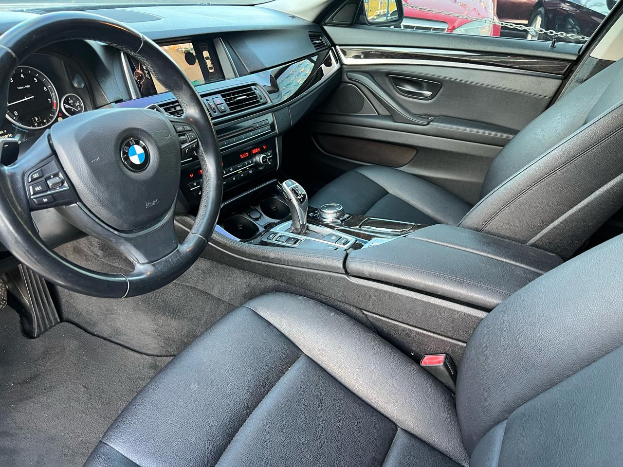 BMW 5-Series 528i 2016